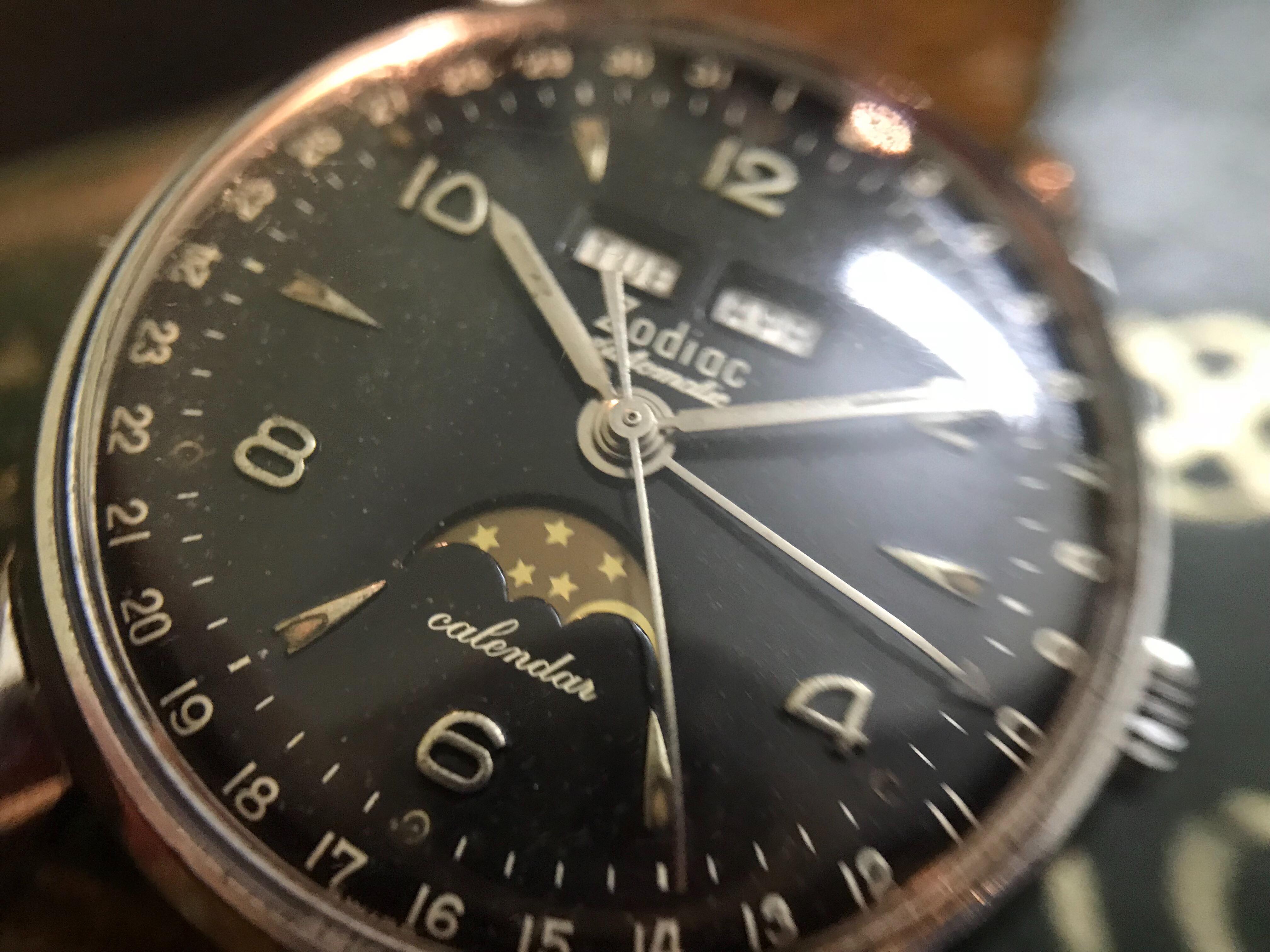 Gilt dial