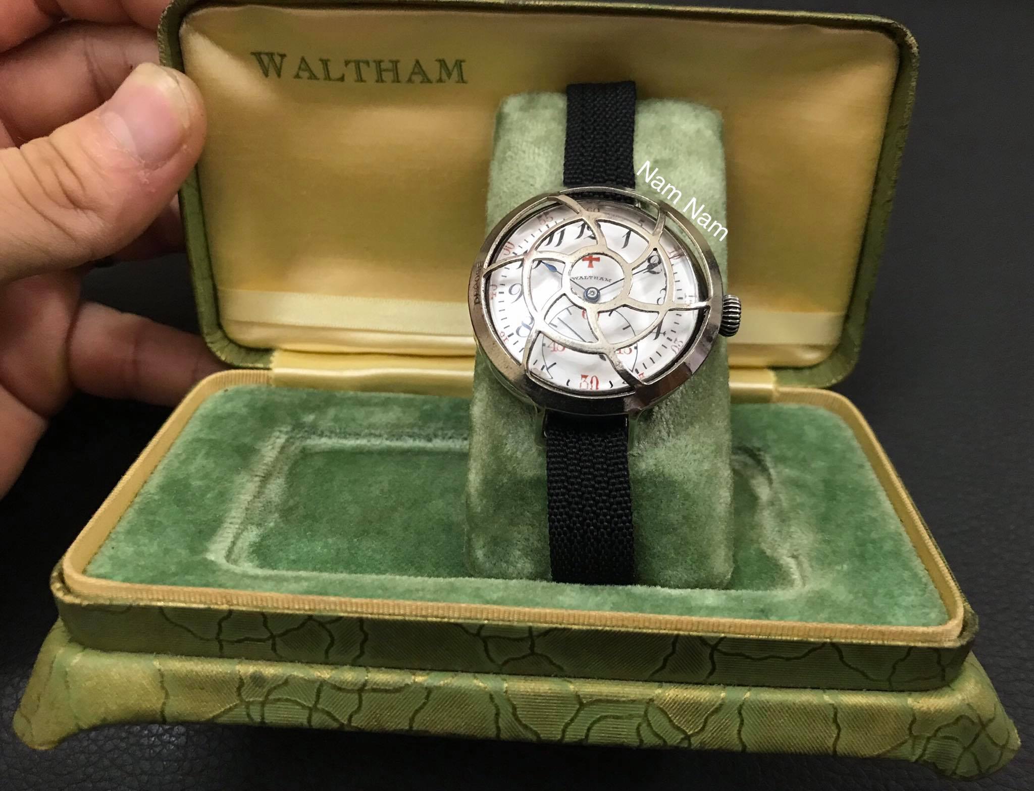  Trench watch
